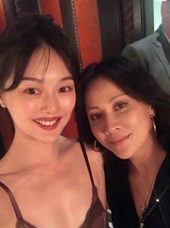 颜也|网红艳压范冰冰？想不到亚洲神颜也有这天。。。