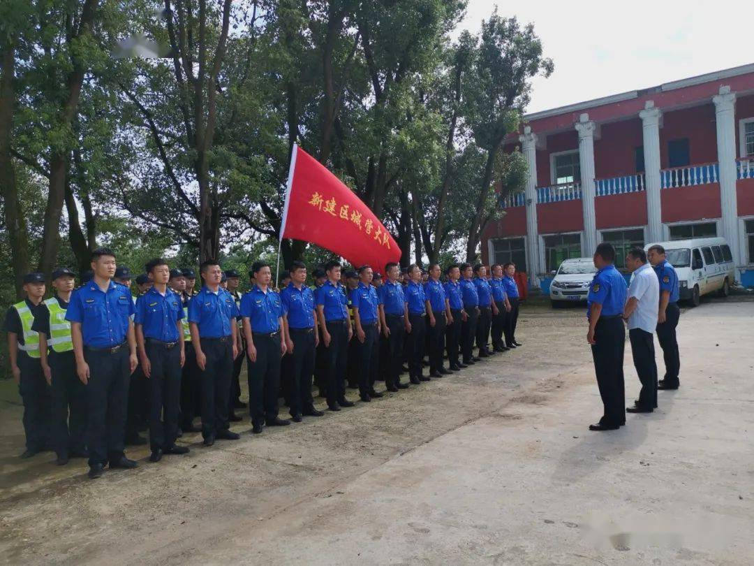 新建区城管局青年突击队"众志成城,全力以赴"防汛一线保堤护堤_手机