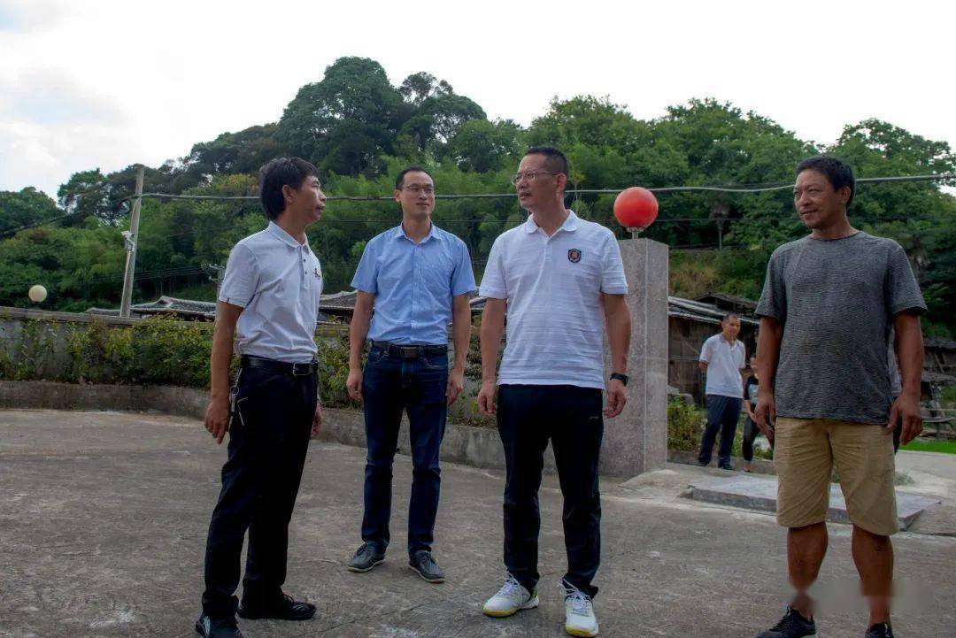 德化县长黄文捷到石牛山景区和水口镇调研