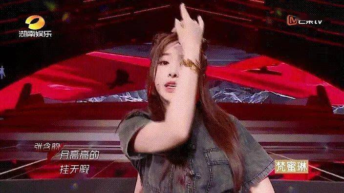 耳环|人狠话不多，厚积薄发的她们到底靠什么赢？深扒了舞台造型后大家都沉默了...