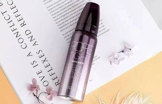 角质|能搓出“脏东西”的它3秒卖出一瓶！去角质、黑头、收毛孔，给你肌肤来次“大扫除”!