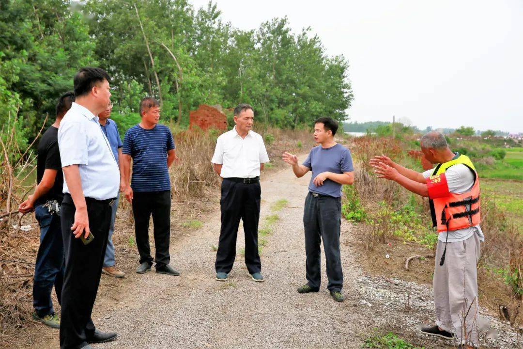 夏志东到堵城镇检查指导防汛工作 慰问市直支援黄州区