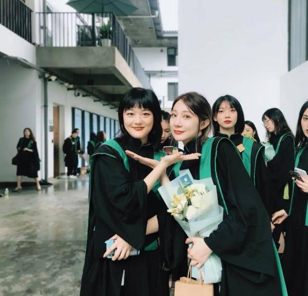 毕业|庚子年·毕业季，最美的青春在这里！快来下载你们的毕业合影