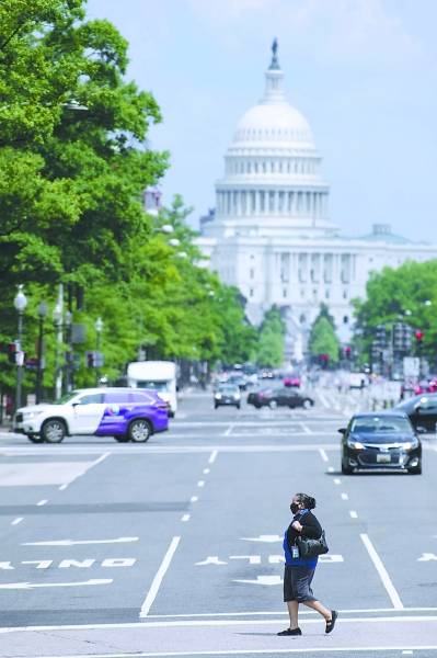 病例|美国经济二季度萎缩37%