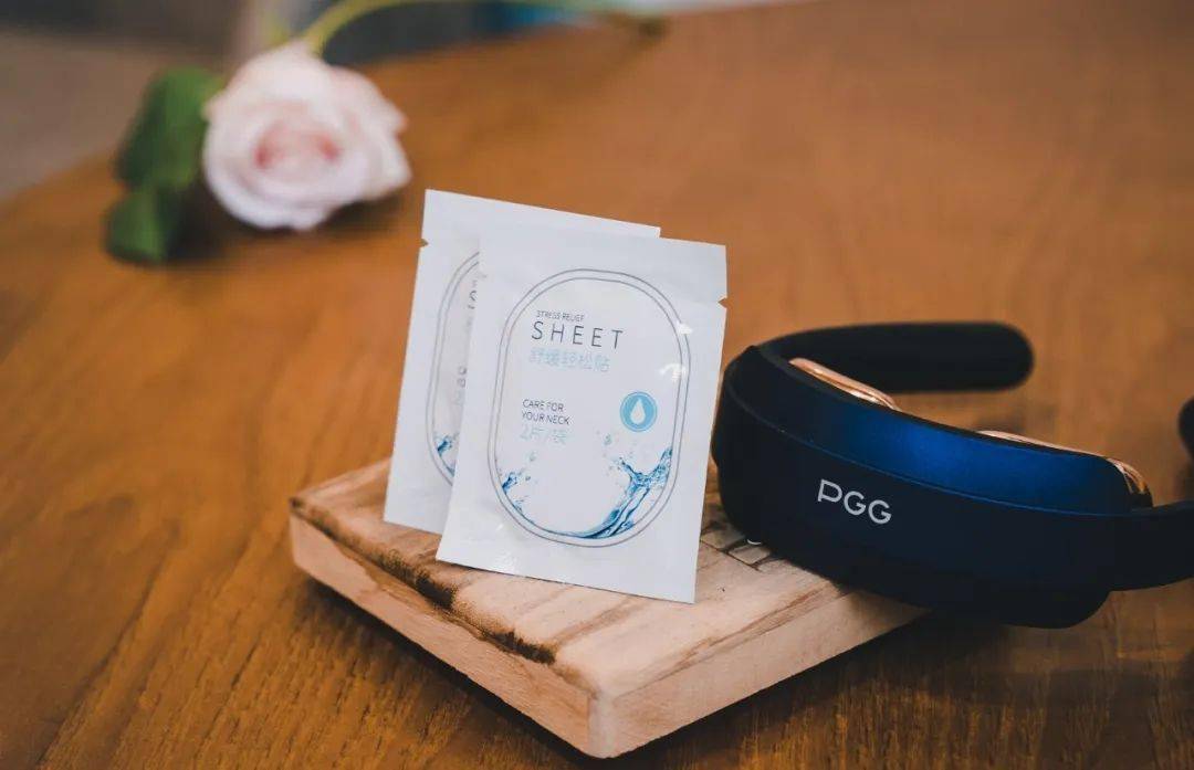 call|众明星打call～！能折叠放进口袋的按摩仪，随时拯救颈椎不适，真舒服！