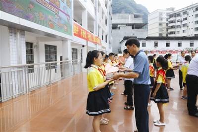 天峨县|退休不褪志 返岗发余热