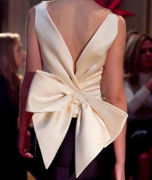 服装|时装秀场上美到窒息的"背影杀杀杀杀手"?神仙设计师俘获芳心的秘诀就是不放过任何一个细节!