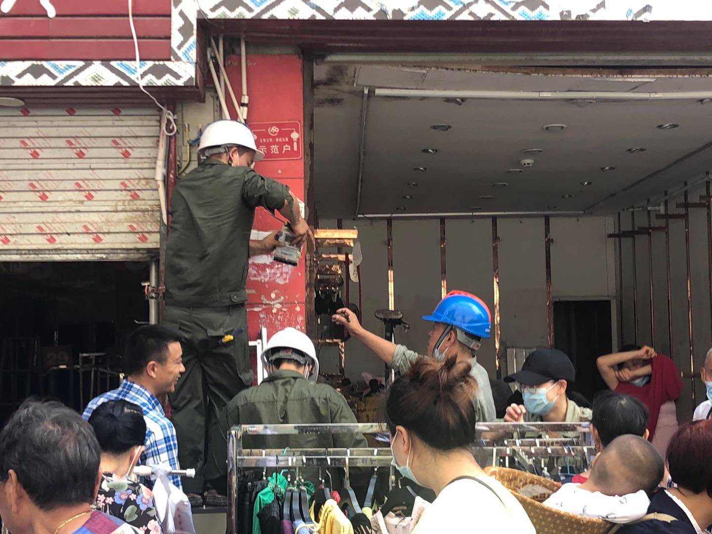 群众|洪水后的湖北恩施：转移群众、组织清淤、恢复水电，再迎降雨