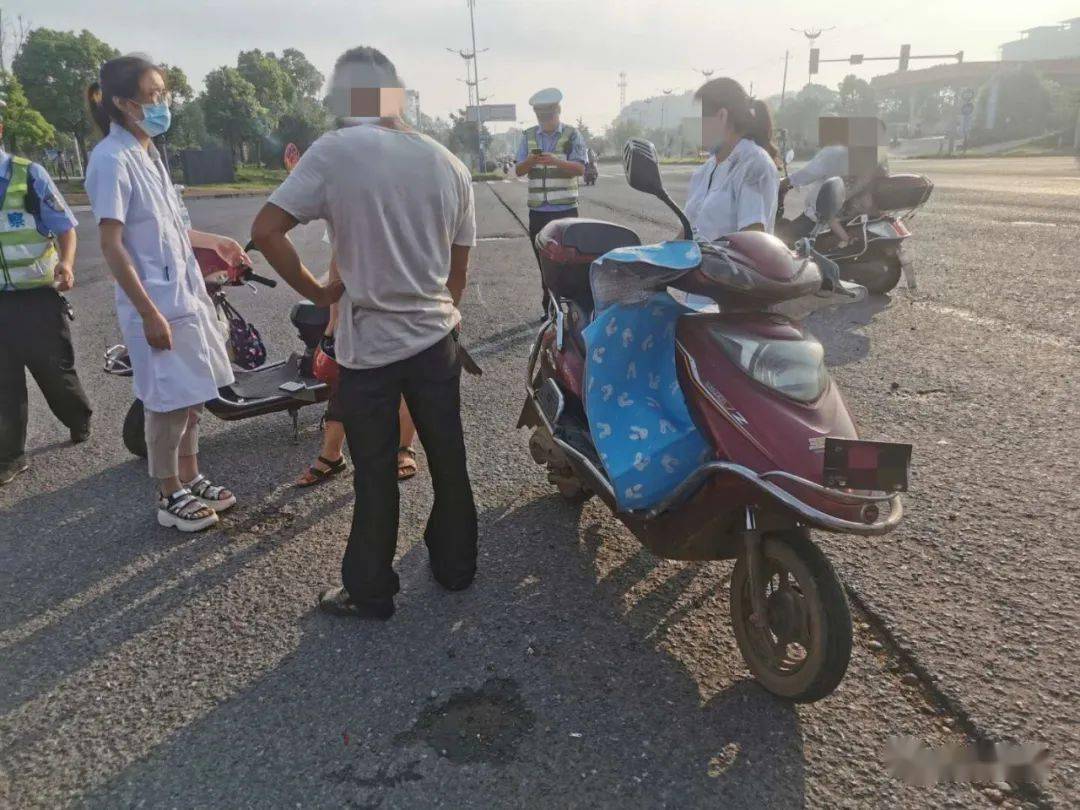 在吉安市吉州区樟山镇加油站路口发生一起交通事故,一辆电动车与另外