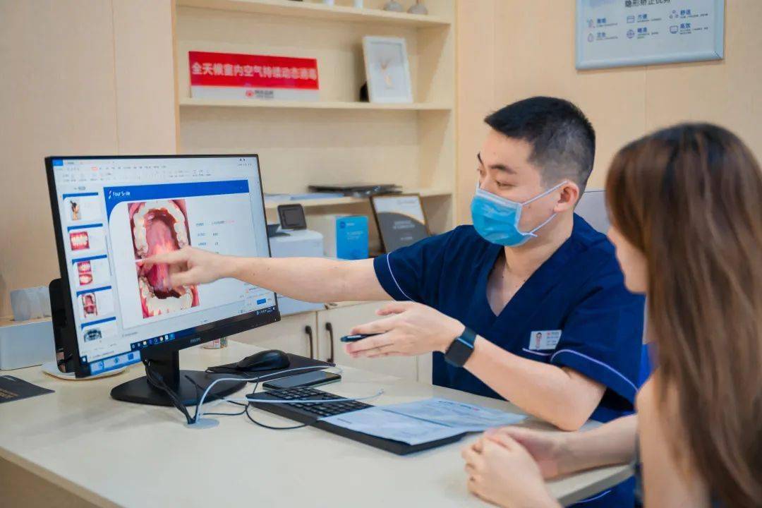 口腔|摘掉口罩也自信，暑期明星同款隐适美牙齿矫正直接半价！