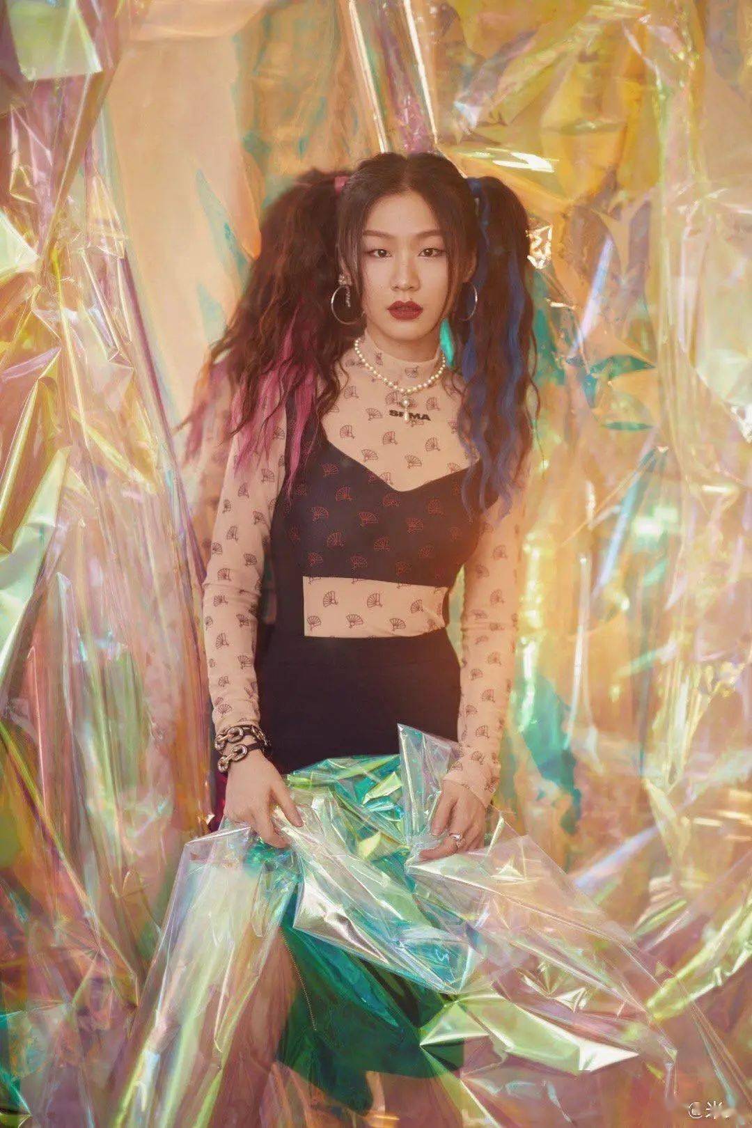 女孩|金靖是如何一步步走入大众视野的？爱笑的女孩运气不会太差