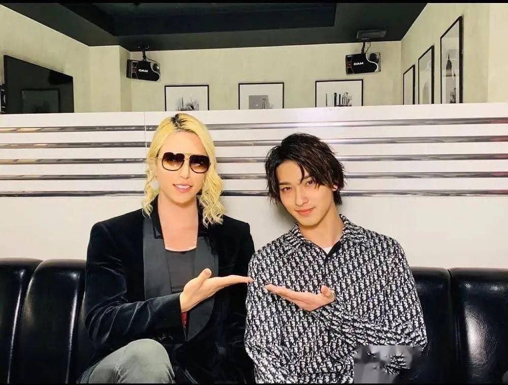 狼狗|没想到NARS首个男模特，会是这样的小狼狗~