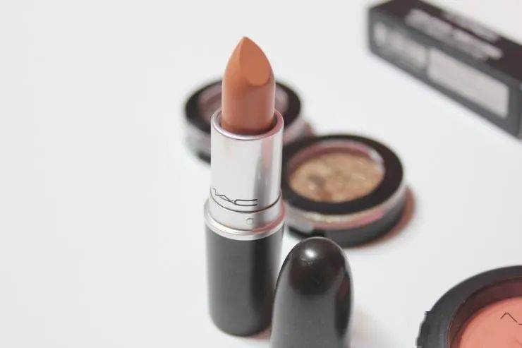 欧尼|摸了金秀贤腹肌的她，连化妆台都被曝光了！