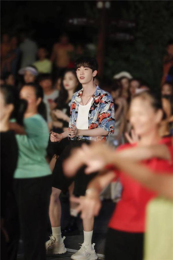 阿云嘎|《完美的夏天》8月起周六黄金档开播@东方卫视