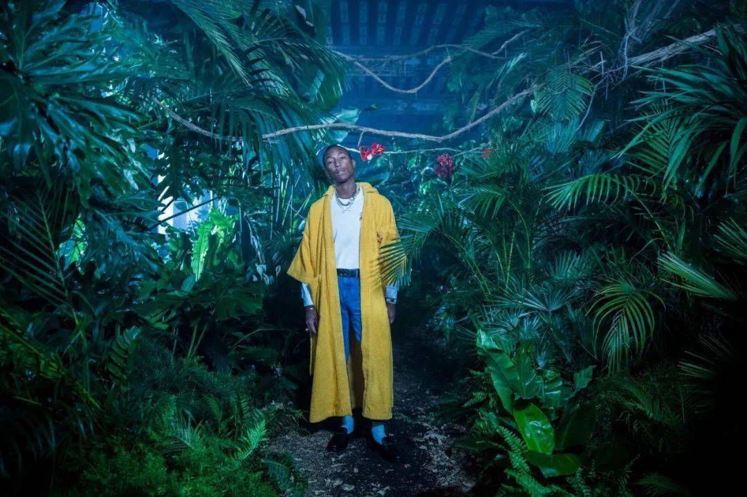 衣柜|“无性别穿搭”正当时,从另一半的衣柜里穿出时髦