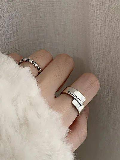 女孩|中了酷女孩的毒，不穿金但必须戴银！