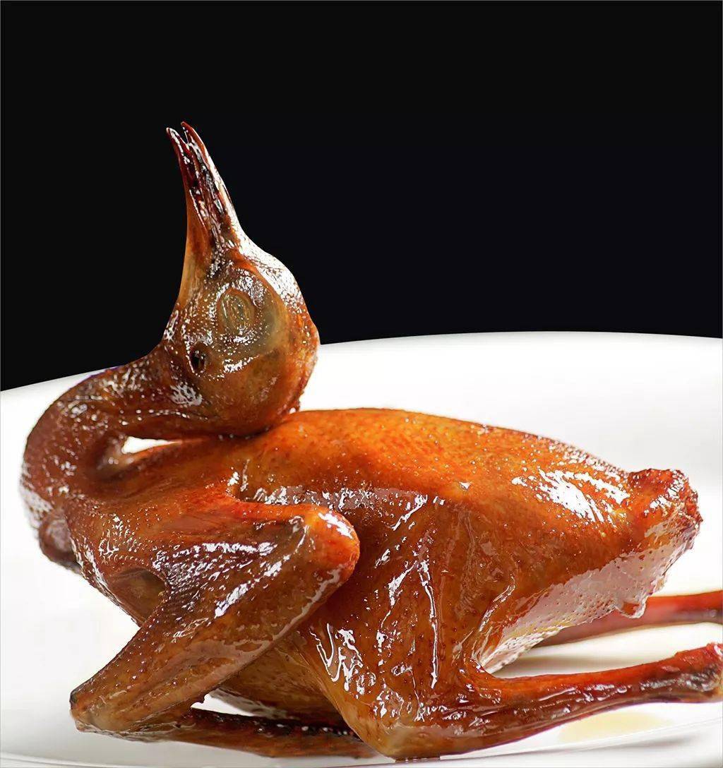8元/只网红玻璃乳鸽用盐焗的烹饪手法,可以令乳鸽的味道更上一个层次!