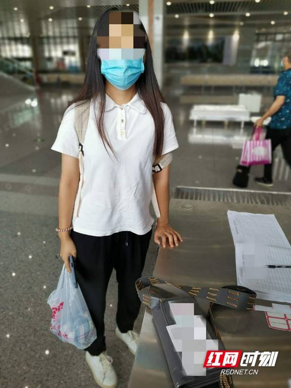 安检|女子火车站遗失狂犬疫苗接种卡 铁警紧急寻找归还