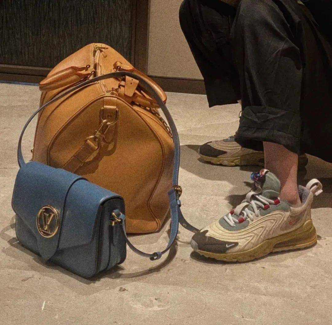 崩溃|欧阳娜娜被频繁网暴，不堪重负在节目崩溃大哭！才20岁的她到底做错了什么？