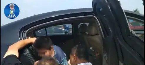 安全带|男童被安全带缠住脖子险窒息！儿童乘车要警惕这些安全隐患