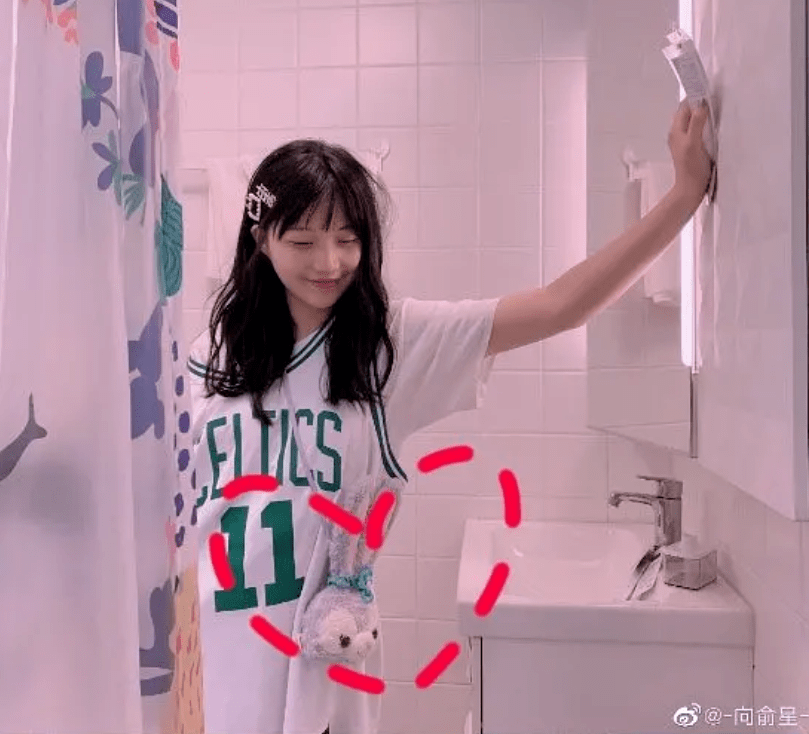 向俞星|“方一凡”跟杨超越的室友恋爱了？