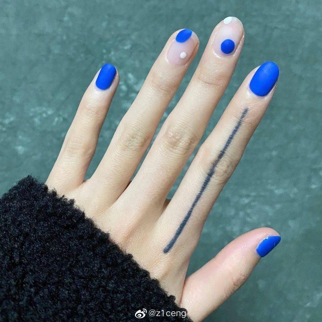 男朋友|情侣之间的新玩法？一起美甲、染发、护肤……