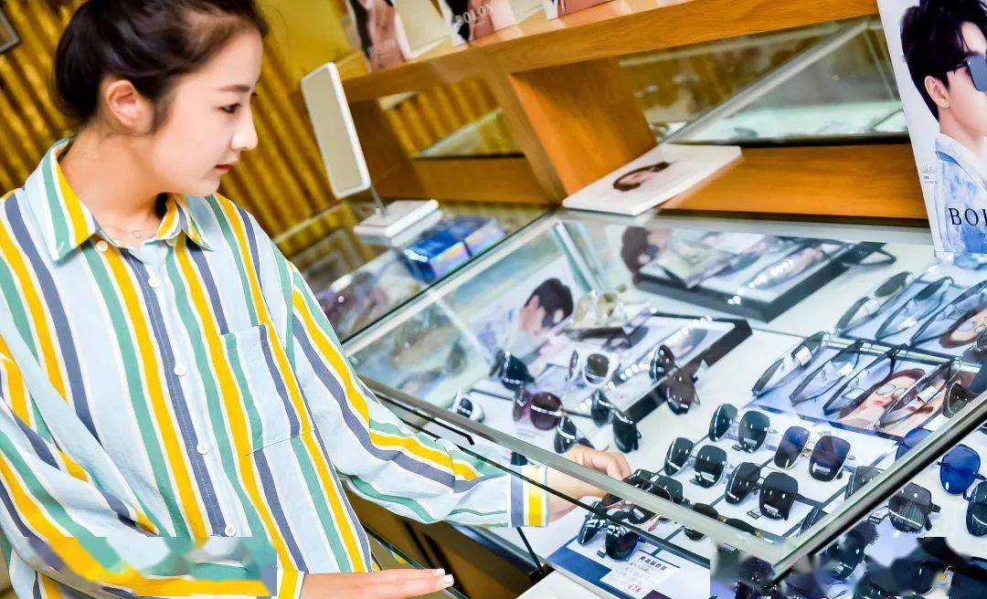 眼镜|实测！9.9元配镜片？徐州市中心网红眼镜店到底靠不靠谱！