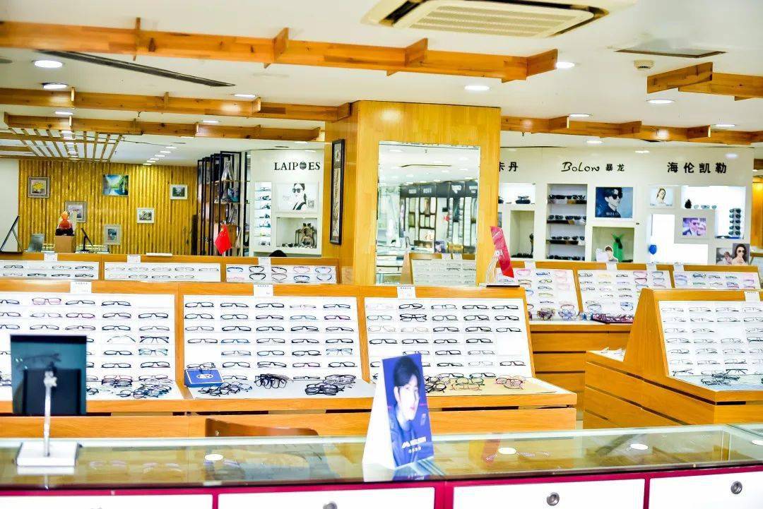 眼镜|实测！9.9元配镜片？徐州市中心网红眼镜店到底靠不靠谱！