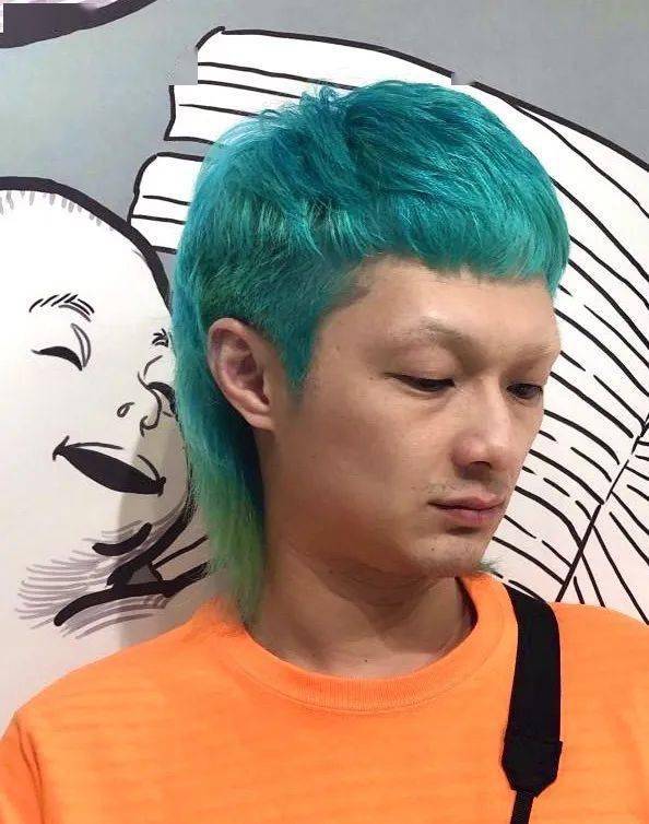 男朋友|情侣之间的新玩法？一起美甲、染发、护肤……