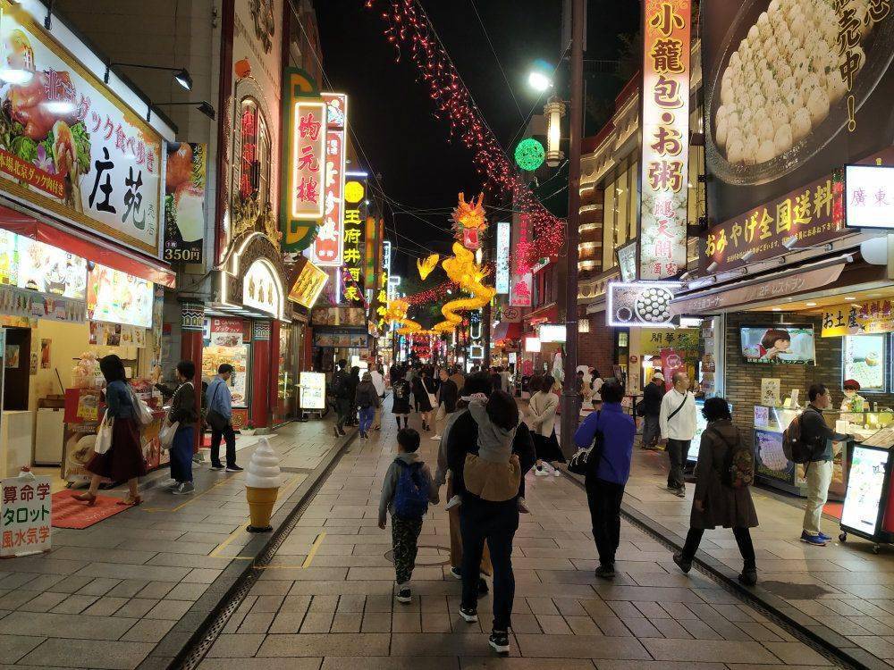 上海现居住人口有多少_北流隆盛镇有多少人口