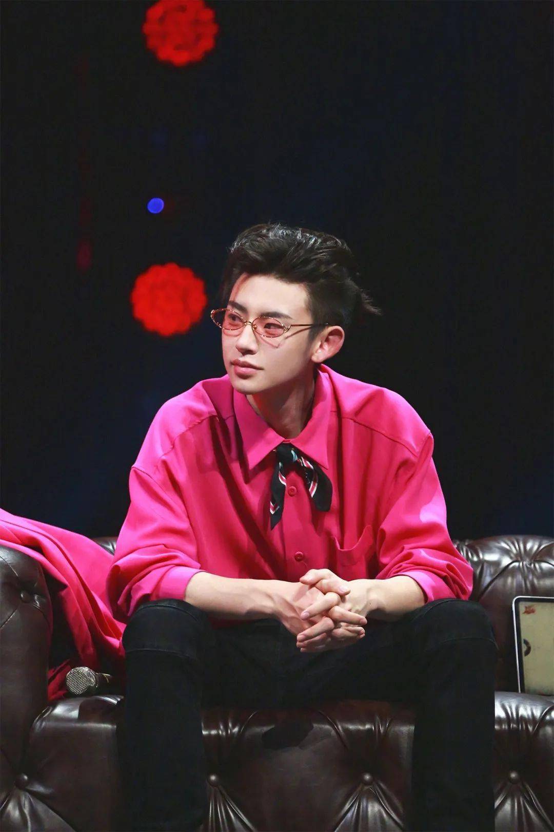 赵丽颖|快讯 | 王俊凯大片、赵丽颖美图、baby活动、孟美岐大片