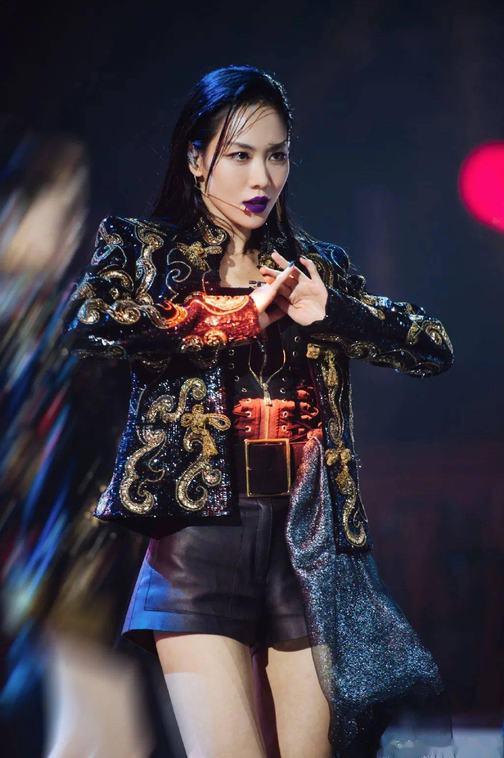 暗黑|画了宁静同款暗黑妆 我被自己的气场吓到后退半步