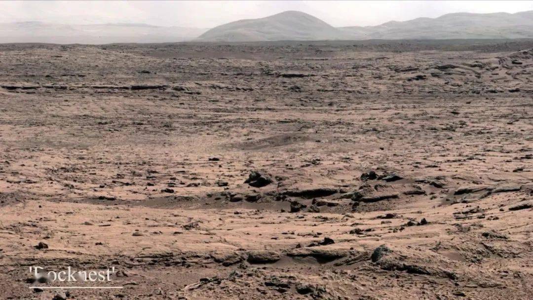 "好奇"号"探测车拍摄的火星地表图片