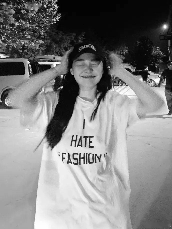 金靖|不会吧不会吧，一个灵魂拷问就让金靖秒变“人间表情包”