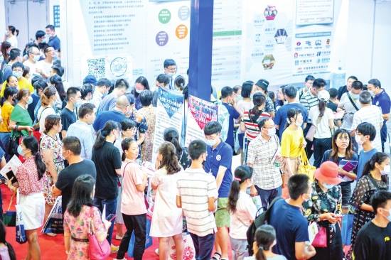 博会|教博会首日来了5万人 咨询军校的非常多