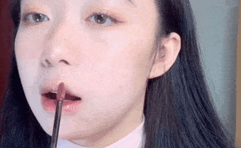 人间|别不信，绮绮子“人间鹦鹉妆”，一画年轻5岁！