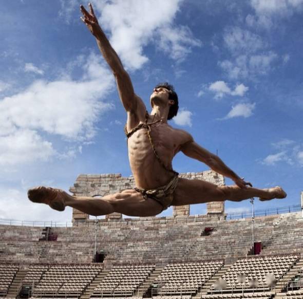 罗伯托·波雷|这个舞台上的王子,绝对秒杀一切小鲜肉!