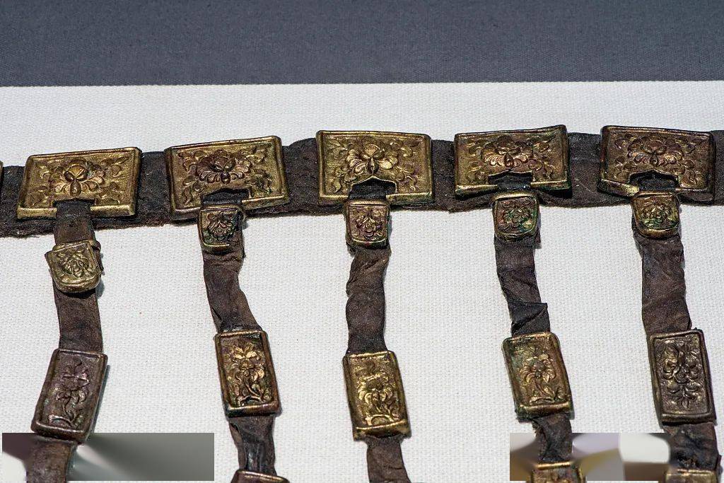 古代人的腰带扣时尚大秀, 内有千年狗粮