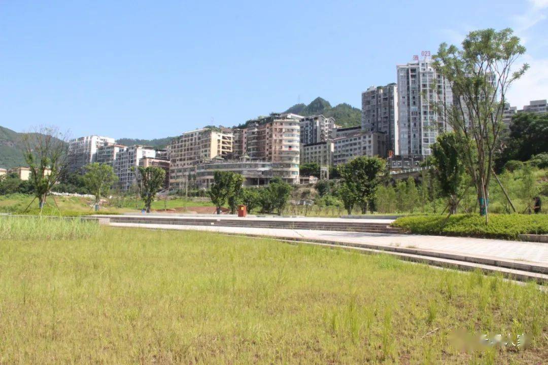 二期主要包括人和嘴片区及黄岭嘴片区 整体规划设计区域位于  长江与