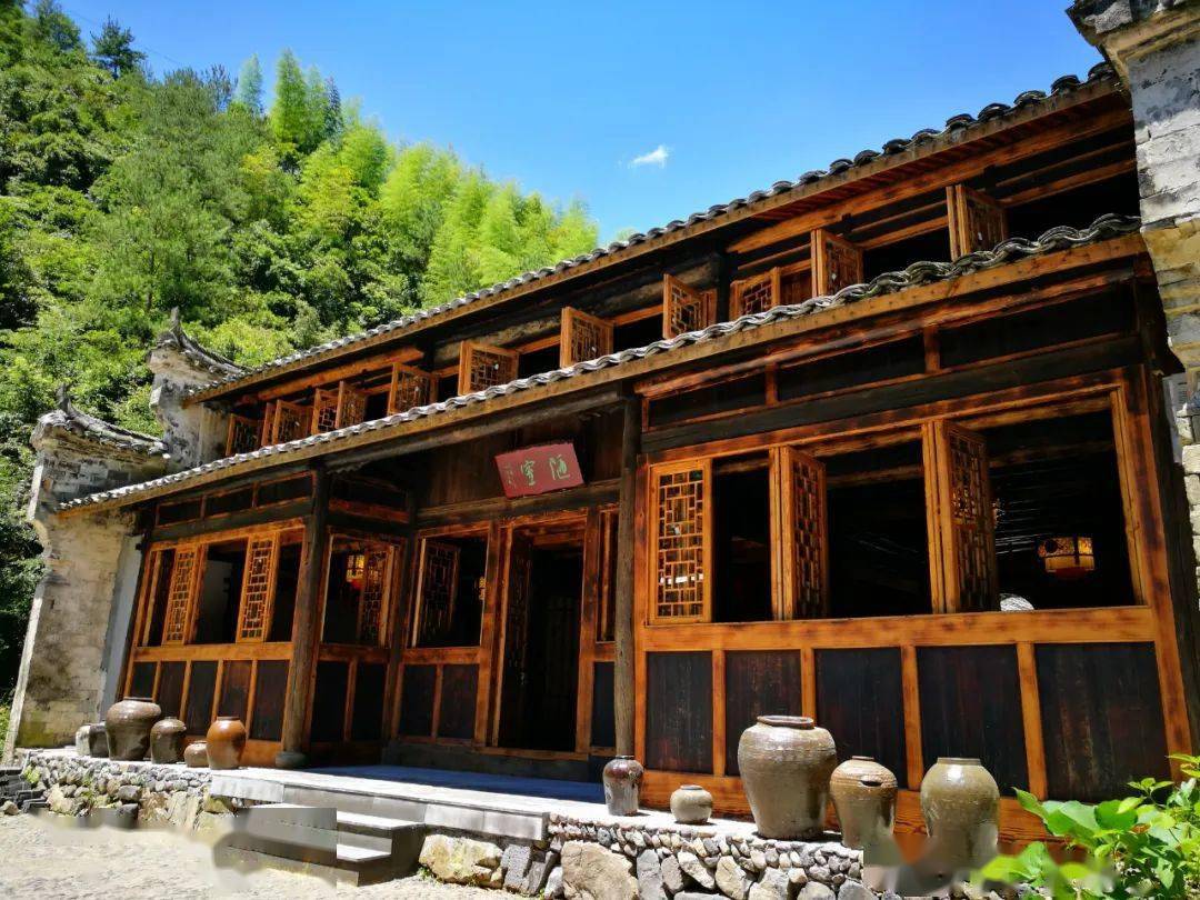 好村落·盘峰乡榉溪村,位于磐安县南部,原名桂川庄,村以溪名.