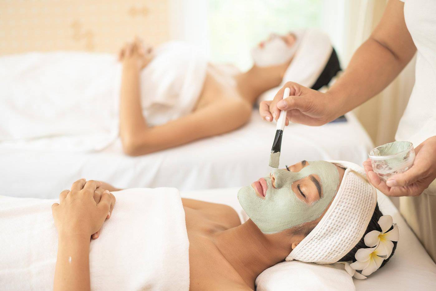 太阳穴|“丰太阳穴”成新潮流、中年男更带货，盘点美妆3大趋势