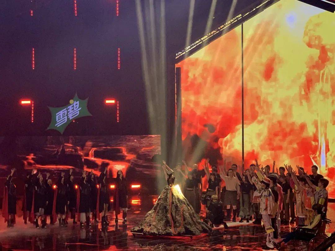 Yamy|南都饭团 | 小团子探班《炙热的我们》，感受高燃综艺现场