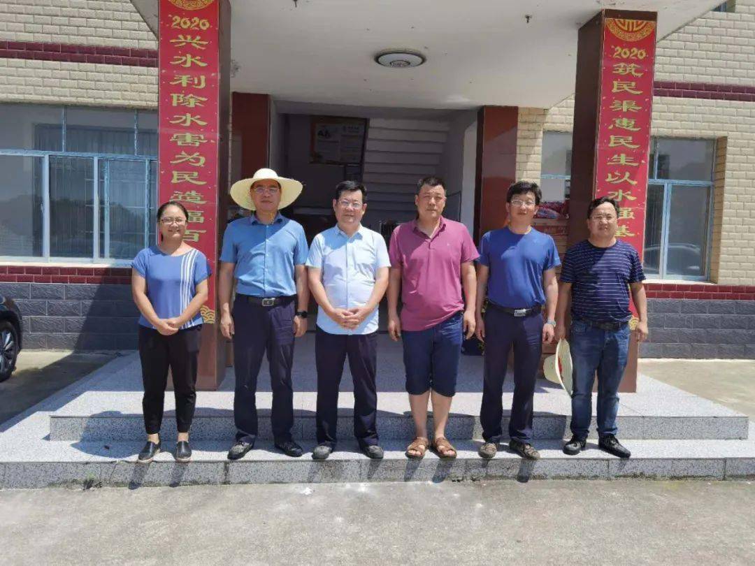 县教体局党委书记,局长龚成明代