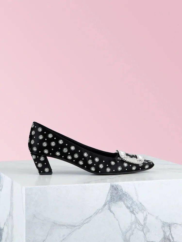 Roger|骨灰级经典Roger Vivier方扣鞋，又出了绝美新款！