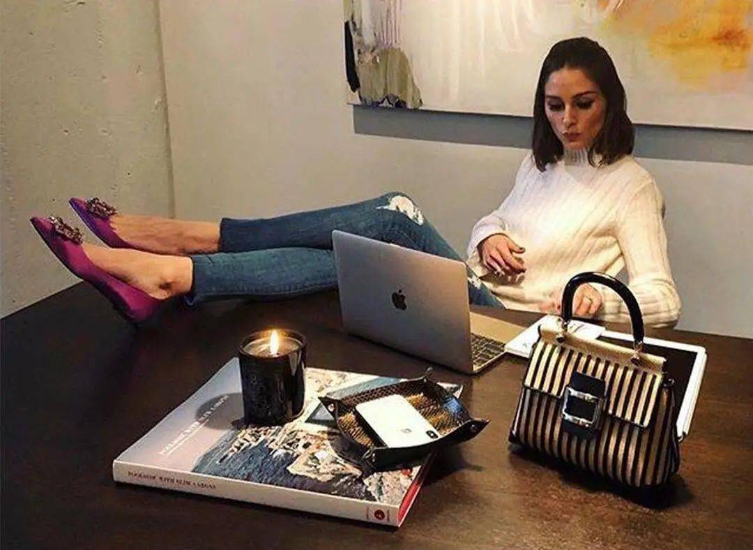 Roger|骨灰级经典Roger Vivier方扣鞋，又出了绝美新款！