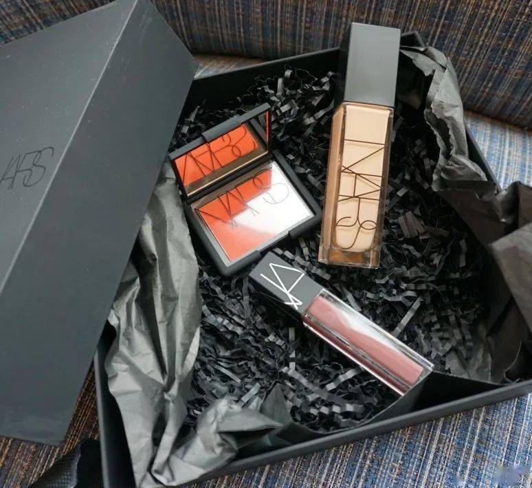 魔都|装妆样子 | 启动冷艳模式，「魔都A姐」横空出世！