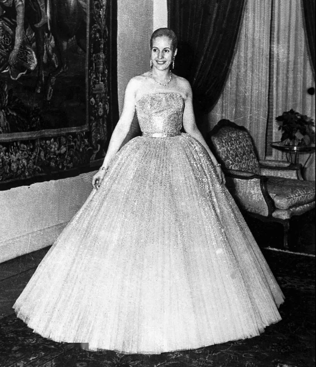 私生女|从“私生女”到第一夫人，她的人生有多传奇？