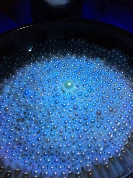 珠宝|杨杨：珠宝加荧光剂，戴久了毁容？业内潜规则，被我揭露了…