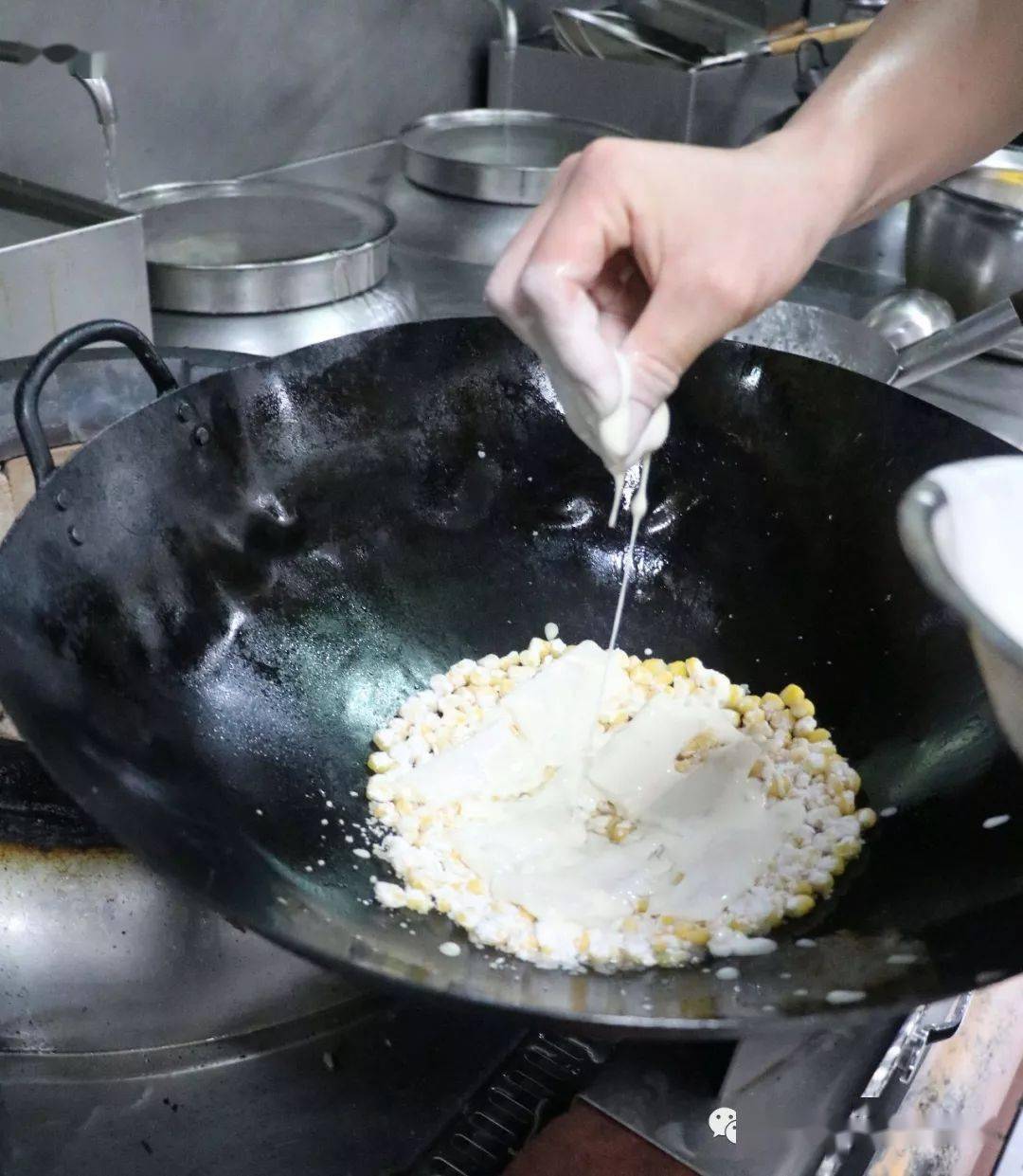 黄亮|褪去粗粮身份,玉米粒成热门食材!7道旺销菜,黄亮诱人!