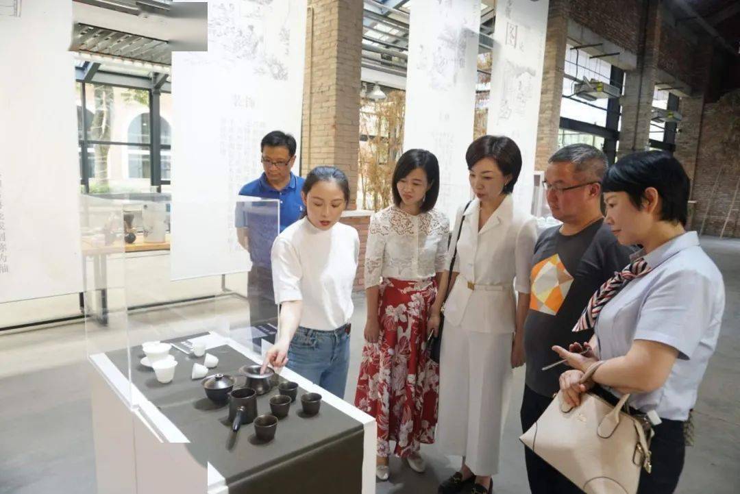 绍兴文旅集团党委副书记,副董事长,总经理周巧米带队参观浙陶博物馆
